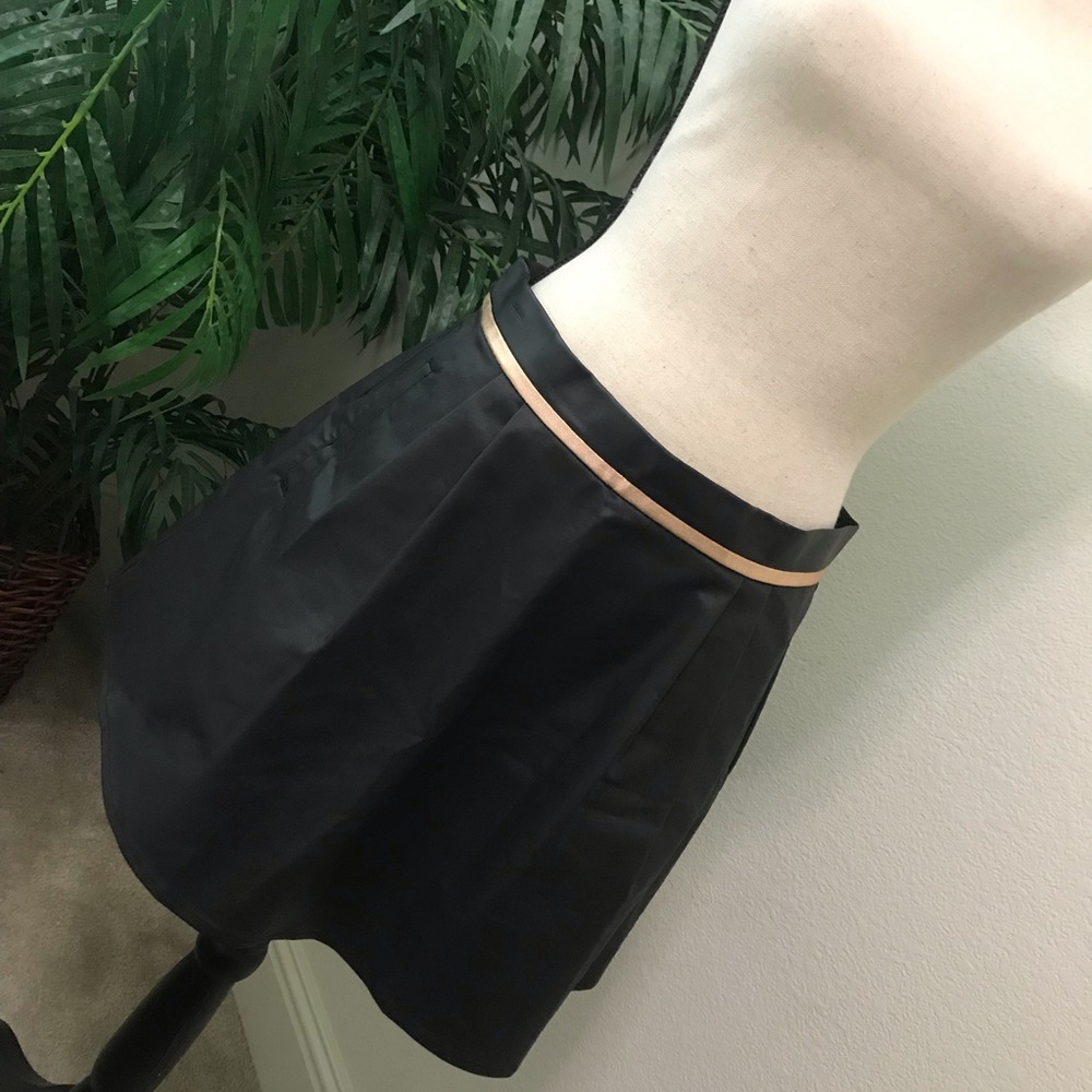 🖤 Sexy Skirt with Pockets!